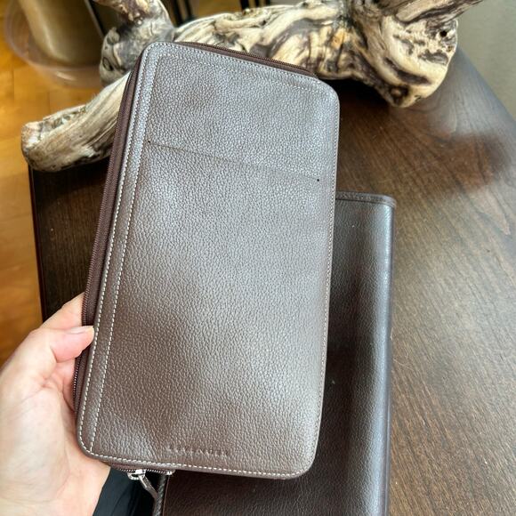 Vintage Levenger large brown leather wallet clutch w/ buckle made in Taiwan - Picture 14 of 16